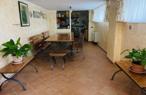 Lake Bracciano Apartment | Cozy apartment surrounded by greenery a short distance from Lake Bracciano
