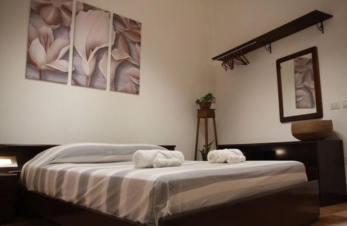 Decimomannu Cabin | Cozy studio with a private sky-lit courtyard, near transport and local amenities