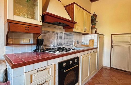 Poggiarello Apartment | Cozy Tuscan Apartment Villa in Private Vineyard Estate
