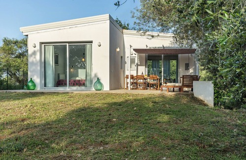 Pisticci House | Designer house with pool in 2-hectare olive grove
