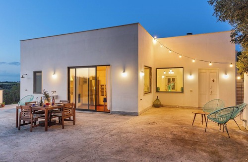 Pisticci House | Designer villa with panoramic pool and olive trees