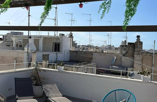 Centro Storico House | Dimora Eride - Typical House in the Historic Center of Monopoli with Terrace