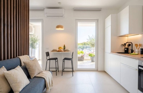 Municipio 3 Apartment | Dimora Venere - A Modern Urban Retreat in the Heart of Bari