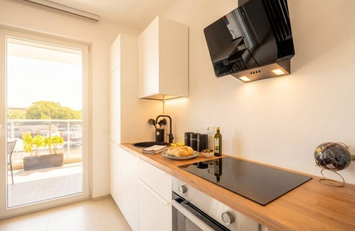 Municipio 3 Apartment | Dimora Venere - A Modern Urban Retreat in the Heart of Bari