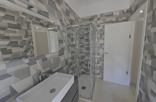 Baia Verde Apartment | Double Room 1 with Wi-Fi and Air Conditioning