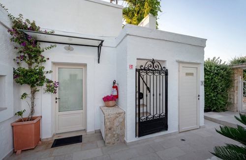 Macchia di Monte Apartment | Double Room Carrubo in Monopoli: Comfort Between Sea and Hills