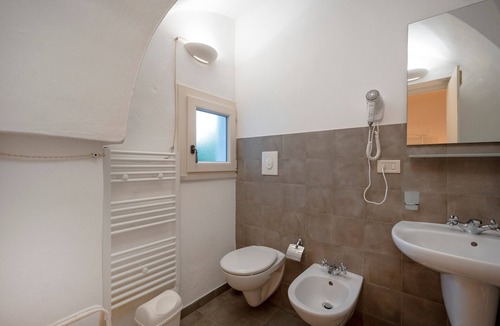Macchia di Monte Apartment | Double Room Carrubo in Monopoli: Comfort Between Sea and Hills