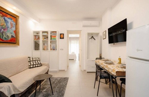 Municipio 2 Apartment | Elena's Garden Luxury Apartment