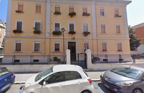 Pescara Apartment | Emilù Guest House In the center of Pescara 300 m. from the sea Entire apartment.