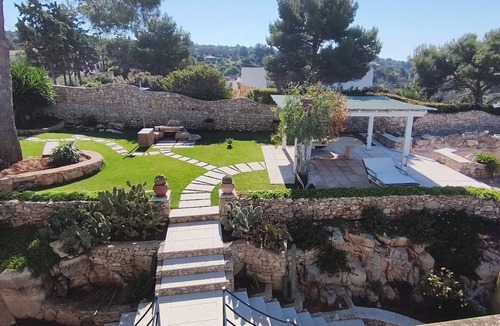 Torre Vado House | Entire Villa Cà del Mar with swimming pool carved into the rock