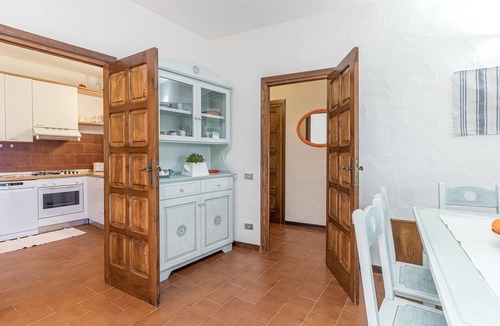 Baia Caddinas Apartment | Erica Piano Terra 150m From the Beach, Golfo Aranci, Italy