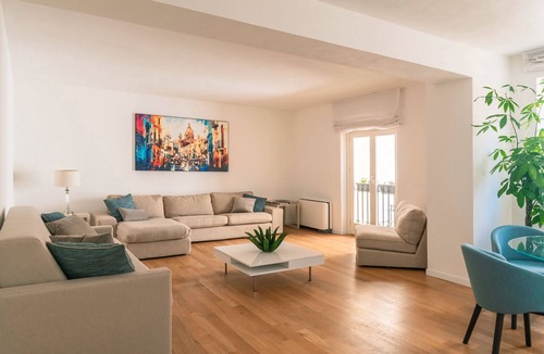 Castellammare Apartment | Exclusive Apartment with Jacuzzi in the Historic Center of Palermo