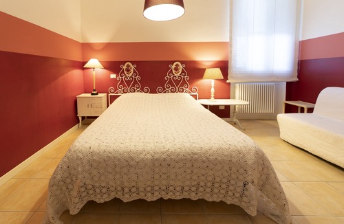 Livorno Cabin | Family room "The Roses" with private bathroom in the room