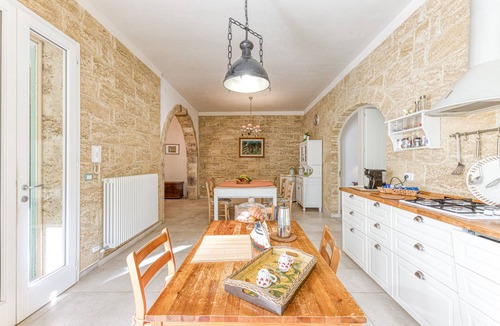 Vignacastrisi Villa | Fantastic pool villa w/private park 2km from sea