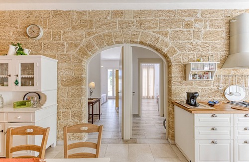 Vignacastrisi Villa | Fantastic pool villa w/private park 2km from sea