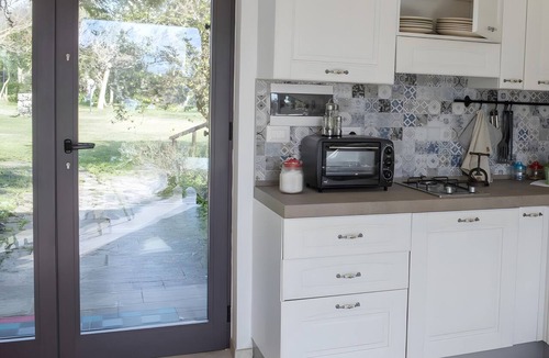 Novoli Apartment | Fata bianca: botanical garden, swimming pool and whirlpool