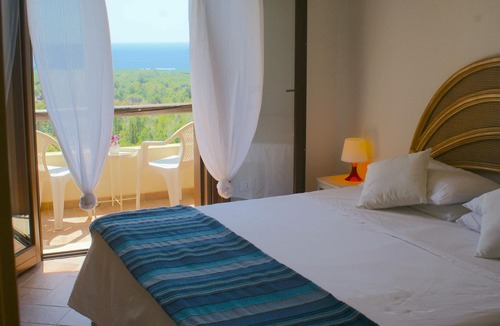 Eden Rock Villa | Fully-equipped seaview villa w/aircon & fast WiFi within 20min walk from beach