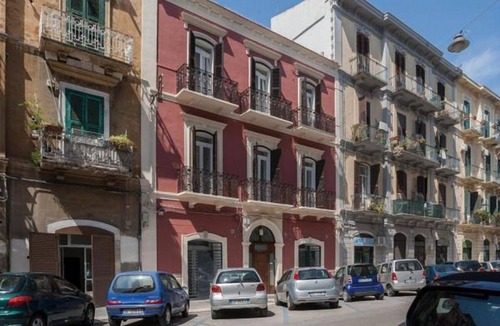 Municipio 1 Apartment | GuestHost - 11 Apt x 4 with balcony and A/C! FREE-WIFI