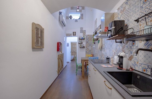 Taranto Apartment | GuestHost - Charming 74 sqm apartment, ideal for groups or families of up to 4 guests, located on the first floor of a building (a few steps to access/NO elevator).The accommodation is located in a very central area, just a few minutes’ walk from the