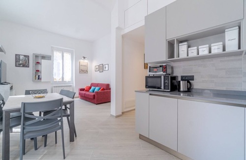 Albaro Apartment | GuestHost - Cozy and functional apartment ideal for 6 guests is located in the Albaro district, a quiet residential area, but very well connected to all points of the Ligurian capital. Its location makes it ideal for families, couples and business travel