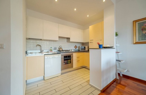 Albaro Apartment | GuestHost - Cozy apartment equipped with every type of comfort to accommodate up to 2 people. The flat is located in a quiet residential area equipped with the essential services for a comfortable stay, just a 7-minute walk from the Genova Sturla station