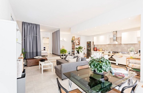 Picanello-Ognina-Barriera-Canalicchio Apartment | GuestHost - Large and bright 90sqm open space, with independent entrance, garden and private parking, located on the ground floor of a villa in the north area of Catania, just 15 minutes by car from the historic center.The apartment is equipped with all