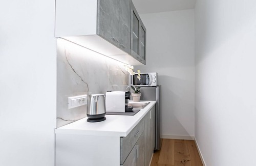 Ruggero Settimo House | GuestHost - Nice studio apartment of about 30sqm, able to comfortably accommodate up to 2 people, located on the seventh floor of a building with elevator. The property is located in the heart of the historic center of Palermo, in the Restricted Traffic