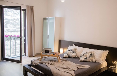 Trani House | Historic building with terrace