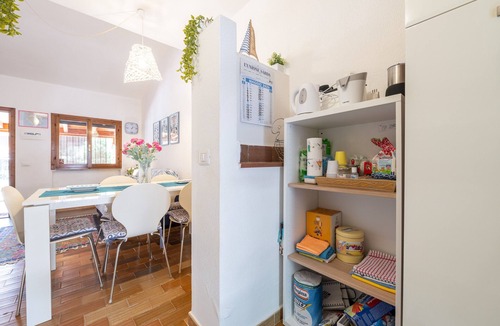 Santa Margherita di Pula House | Holiday Home 'Villetta Pineta' with Private Garden
