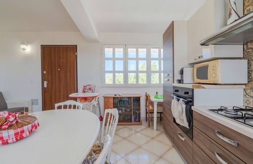 Noto Marina Apartment | Holiday Apartment 'Appartamento Con Vista Su Noto' with Shared Pool, Terrace & Wi-Fi