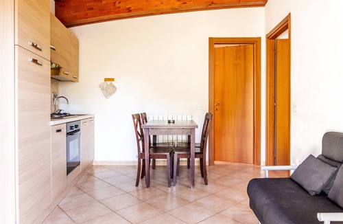 Follonica Apartment | Holiday Apartment 'Aria' close to the Beach with Shared Terrace & Balcony