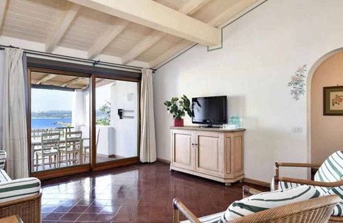 Punta De Su Turrione Apartment | Holiday flat with sea view