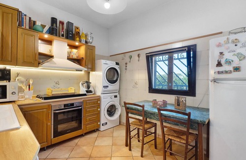Torre Suda House | Holiday Home 'Alisea' with Sea View, Wi-Fi and Air Conditioning