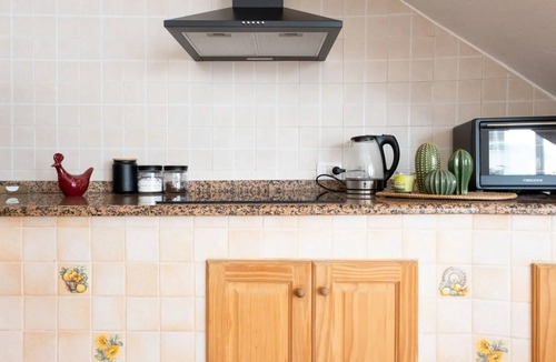 Teulada House | Holiday Home 'Barbara' with Private Garden, Wi-Fi and Air Conditioning