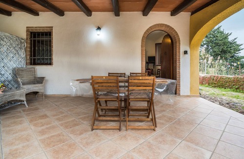 Orosei House | Holiday Home 'Casa Su Barone 2' with Shared Garden, Wi-Fi and Air Conditioning