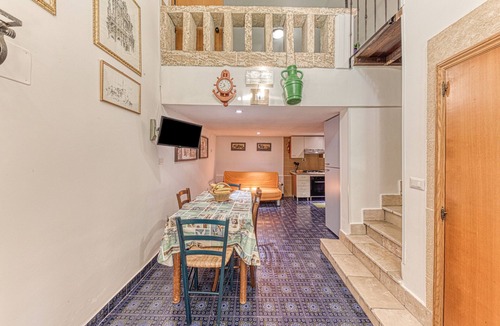 Torre Pali House | Holiday Home Casale Lucia with Sea View, Garden and Wi-Fi