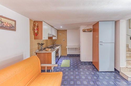 Torre Pali House | Holiday Home Casale Lucia with Sea View, Garden and Wi-Fi