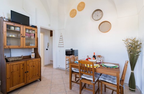 Il Monte House | Holiday Home 'Garden Terrace Apartment Gallipoli' with Private Terrace, Shared Garden and Wi-Fi