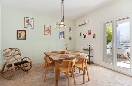 Tresnuraghes House | Holiday Home 'I Tre Nuraghi' with Mountain View, Wi-Fi and Air Conditioning
