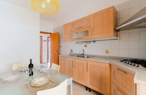 Otranto House | Holiday Home 'Idrusa A Otranto' with Balcony, Wi-Fi and Air Conditioning