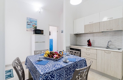 Porto Cesareo House | Holiday Home 'Luna Rossa' with Private Terrace, Wi-Fi and Air Conditioning