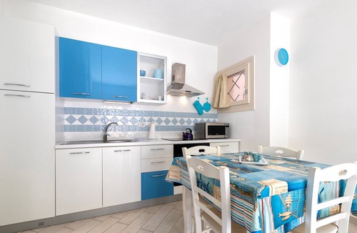 Viddalba House | Holiday Home 'Romantica Casa Al Mare' with Shared Pool, Wi-Fi and Air Conditioning