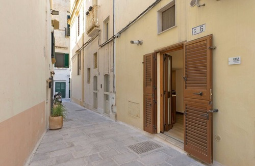 Gallipoli Historic Center House | Holiday Home 'Stellina' with Wi-Fi and Air Conditioning