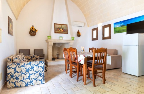 Ceglie Messapica House | Holiday Home 'Trullo Giovanni' with Private Garden, Wi-Fi and Air Conditioning