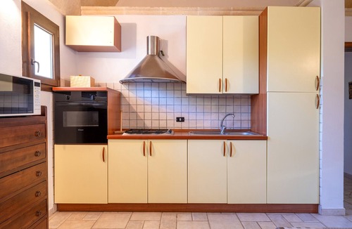Ceglie Messapica House | Holiday Home 'Trullo Giovanni' with Private Garden, Wi-Fi and Air Conditioning