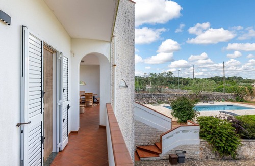 Ceglie Messapica Villa | Holiday Home 'Villa Montevicoli' with Private Pool, Terrace and Wi-Fi