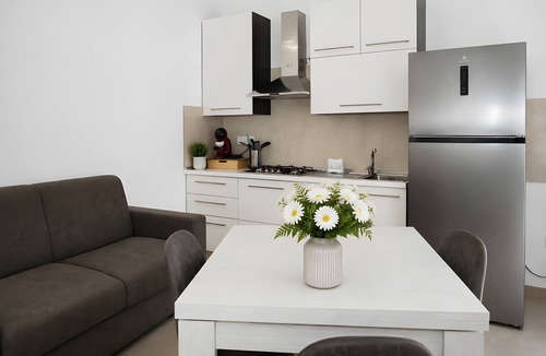 Crotone House | Holiday Home 'Vacanza Via Roma 103 F' with Sea View and Wi-Fi