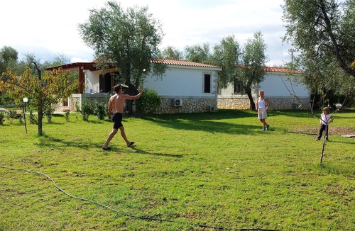 Chiesiola Apartment | Homerez - Appartement 1 km away from the beach for 2 ppl. with shared pool