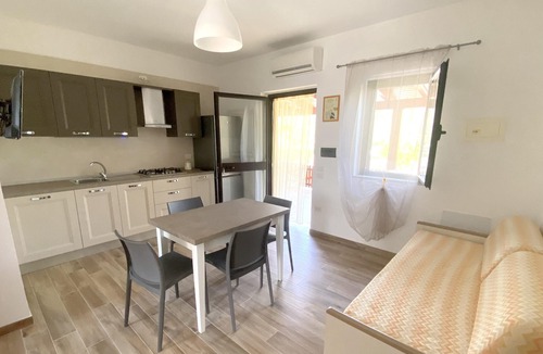 Chiesiola Apartment | Homerez - Appartement for 4 ppl. with shared pool, jacuzzi and garden at Vieste