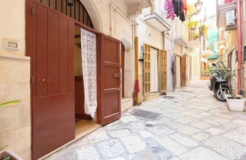 Old Town Apartment | Homerez - Apt in Bari Centre